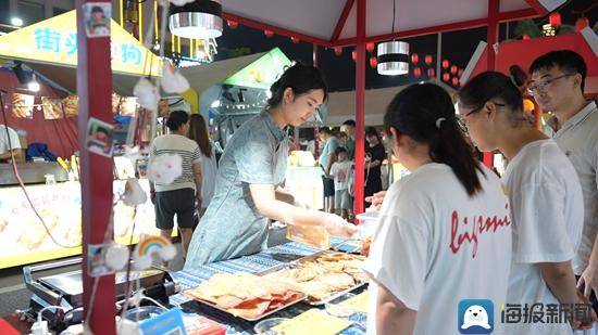 滋滋冒油的大鱿鱼,冰凉爽口的冰镇饮料边走边品尝胃和心灵都可以在