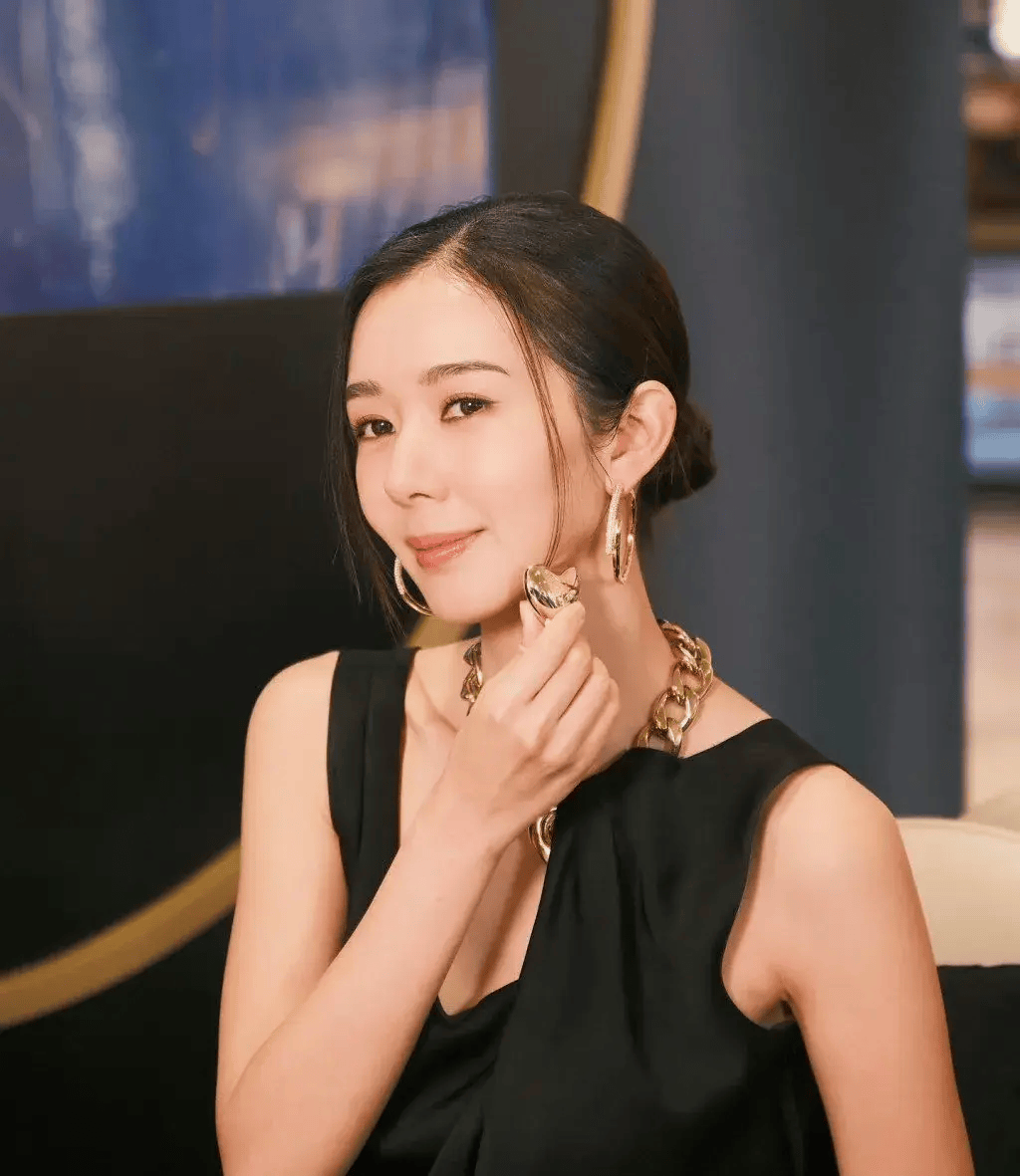 厉害!tvb前港姐冠军麦明诗进军教育界,挽救停办学校加入校董会