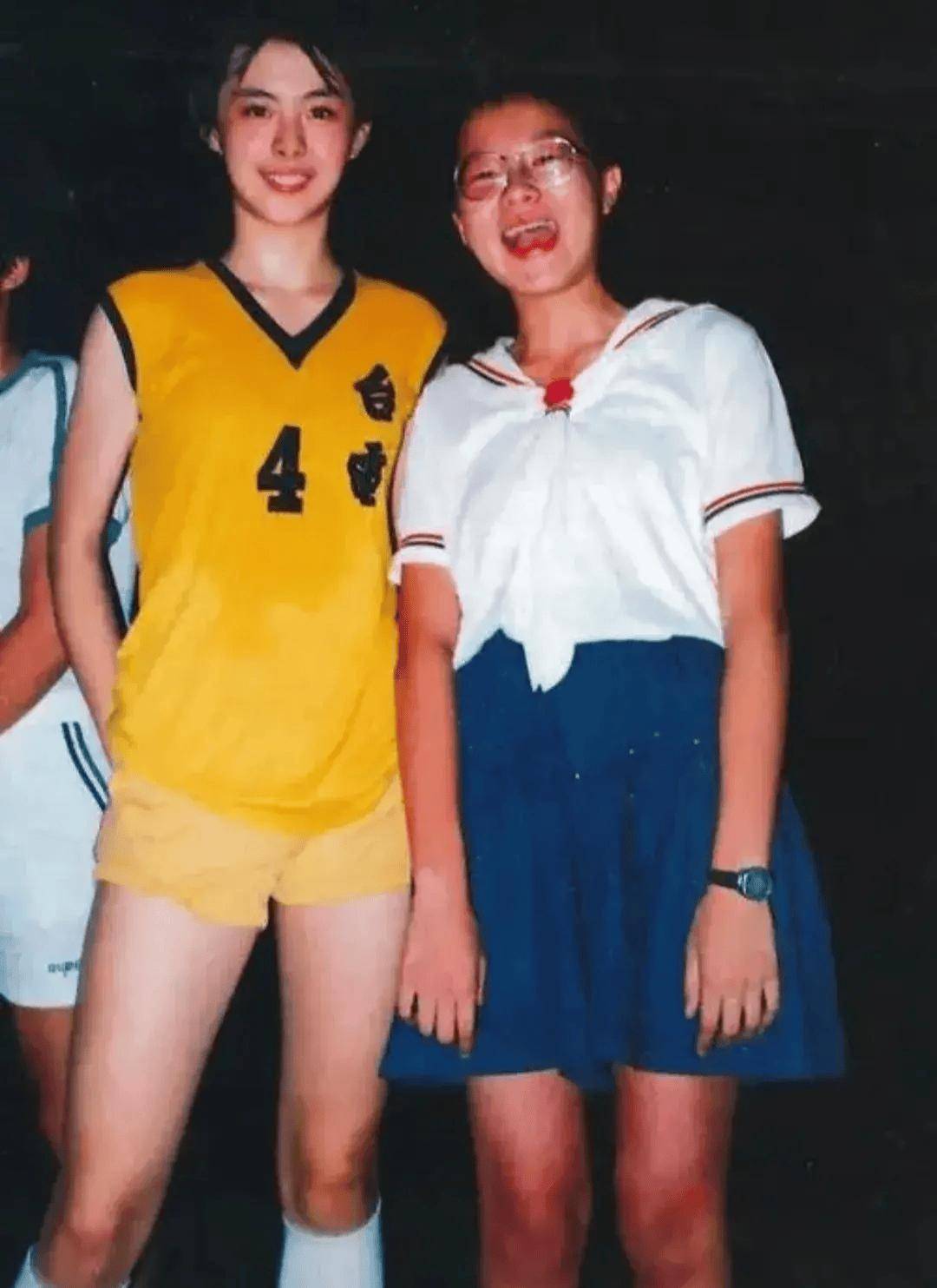 李嘉欣和王祖贤同框,总被压一头,脸型是硬伤,未入第一美女行列