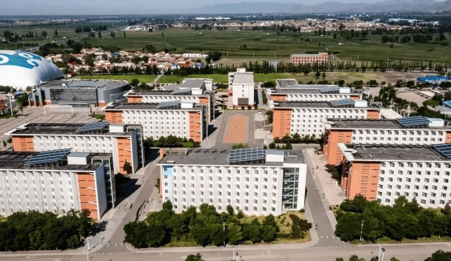 内蒙古医科大学 校园图片