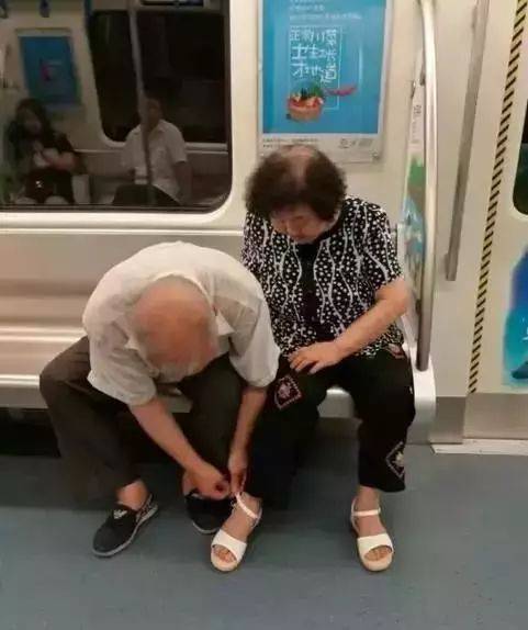 七夕,这张照片传疯了,看完泪奔…_老伴_老爷爷_老奶奶