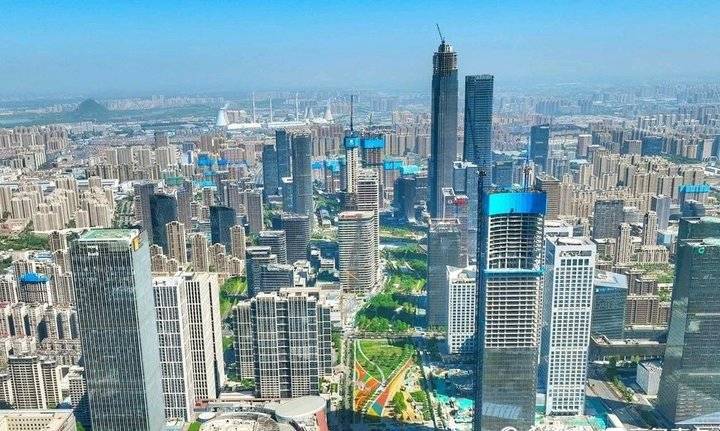 因此,有业内人士认为,文博西片区处于济南"东强"的过渡带上,东侧新城