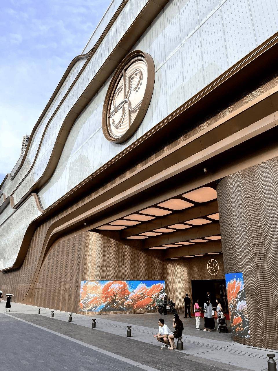 武汉最贵的商业开业了，武汉skp，建筑颜值还很不错!_品牌_的设计_街区