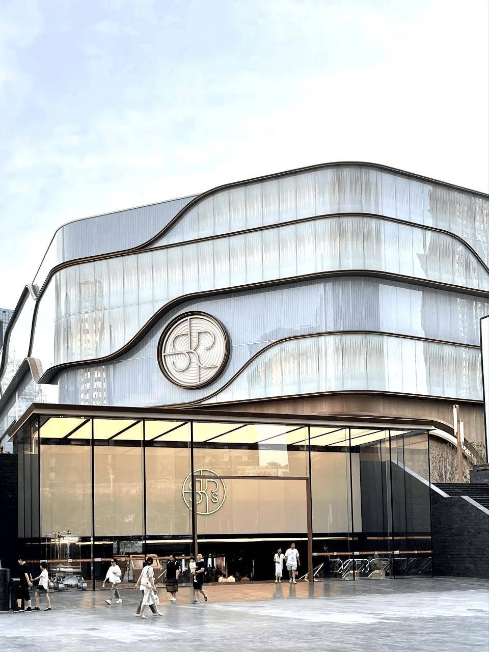 武汉最贵的商业开业了，武汉skp，建筑颜值还很不错!_品牌_的设计_街区