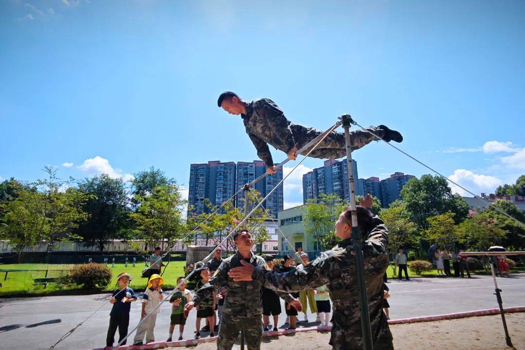 湖北武警总队薛传喜图片