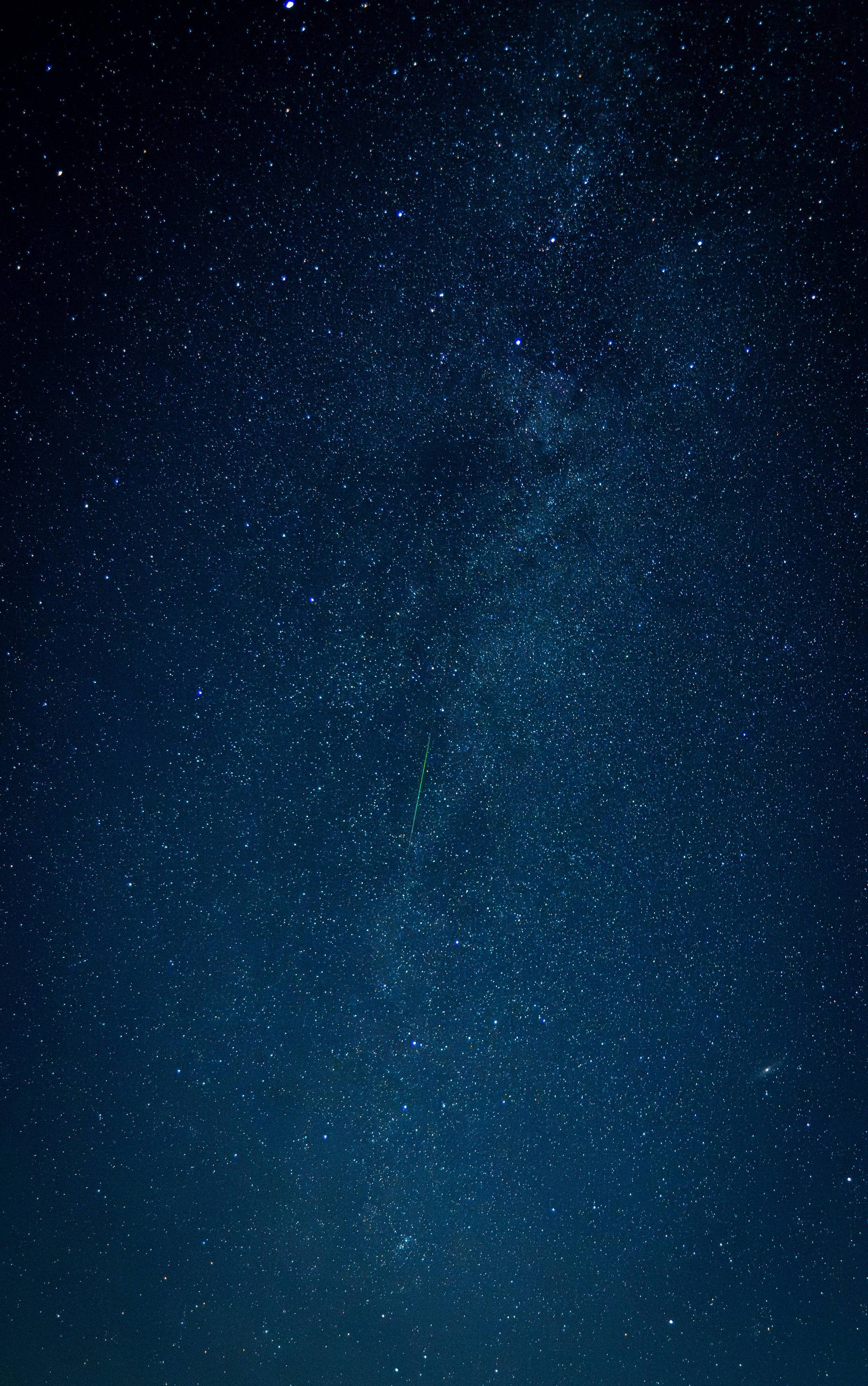 蓝色星空壁纸流星雨图片