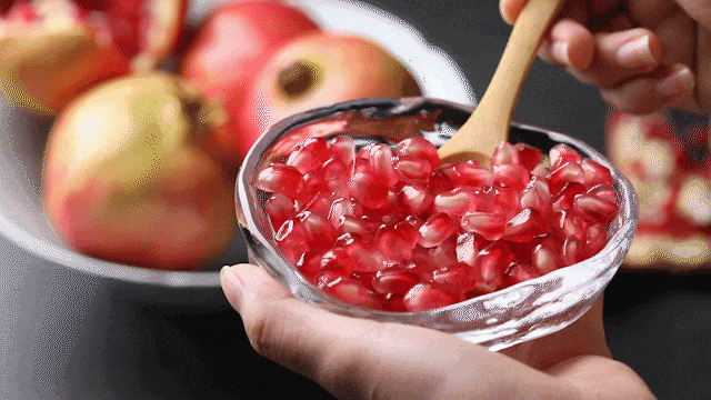 石榴界的"顶榴【突尼斯软籽石榴】来自四川会理的红宝石 树上自然熟!