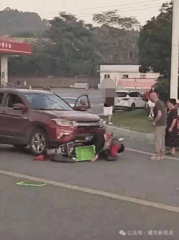 两人被撞,一人身亡!南部河东某路口突发车祸