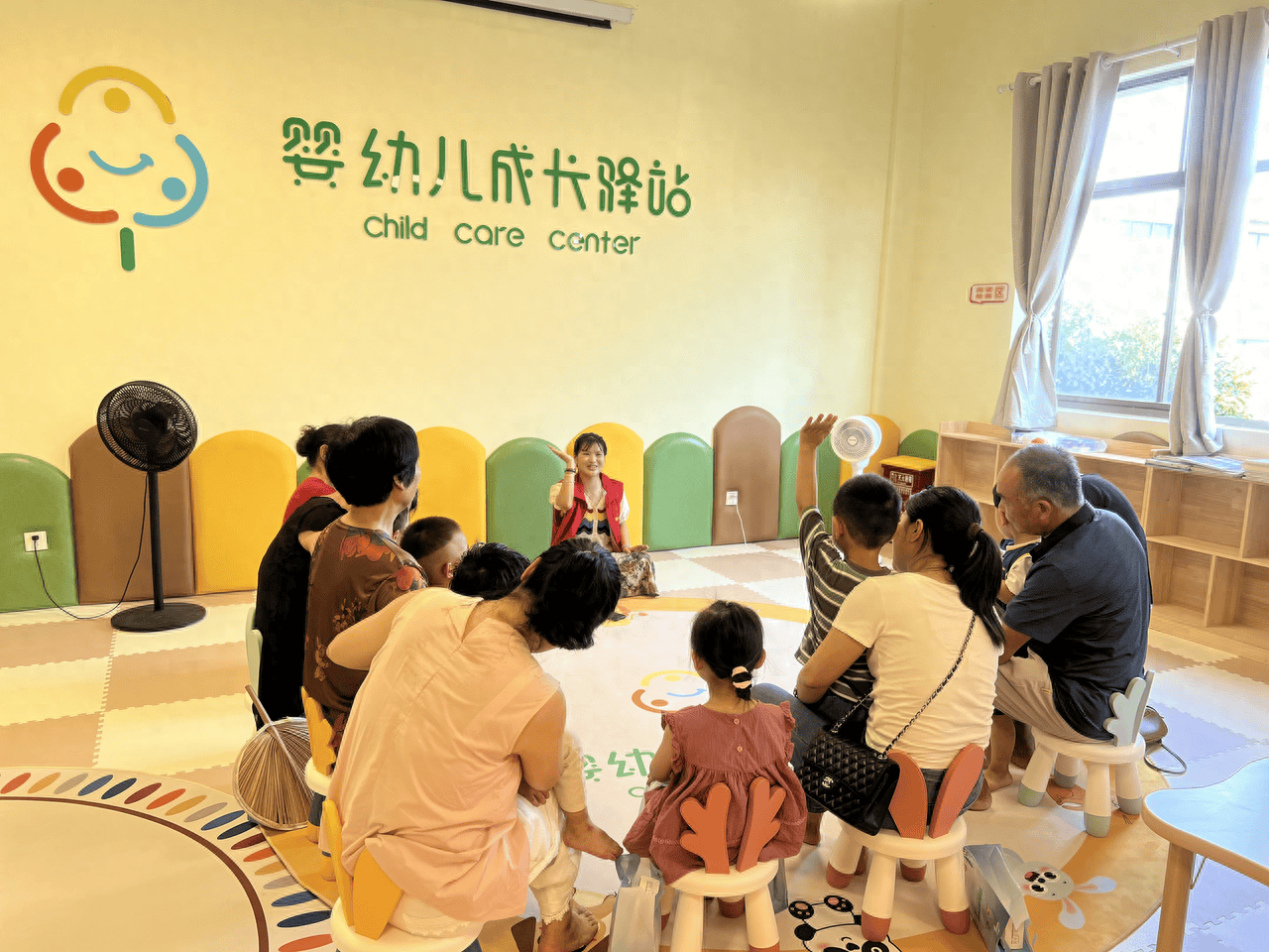 径山镇漕桥村开展“伴童成长·乐享童趣”亲子阅读活动_家长_婴幼儿_驿站