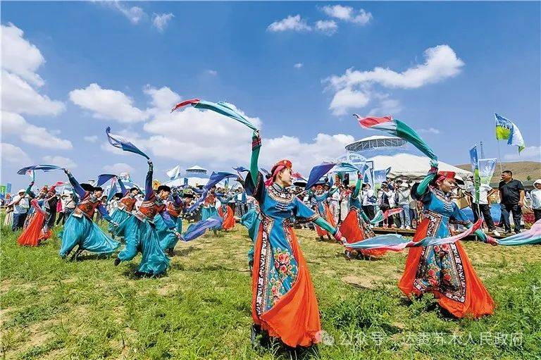 文旅亮丽新名片 天天那达慕_草原_内蒙古_游客