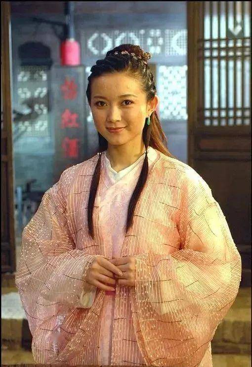 演完《武林外传》演《九部的检察官》,44岁的她整容让人认不出