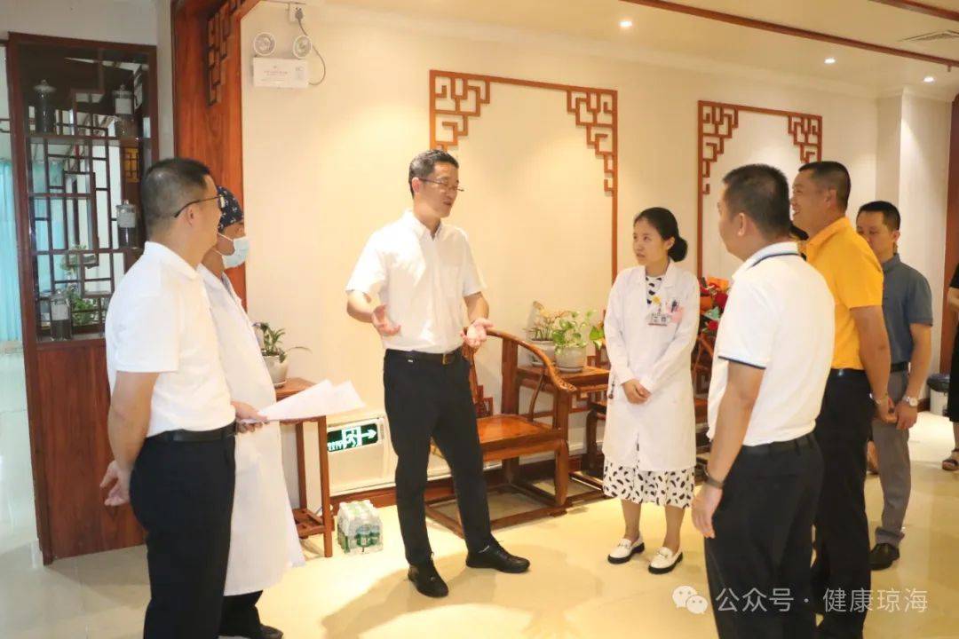 市领导开展"中国医师节"走访慰问活动_市人民医院_琼海_李熙