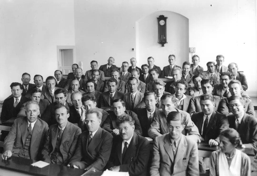 如果让物理学家们来评选20世纪最顶尖的十大物理学家,大部分人都会把