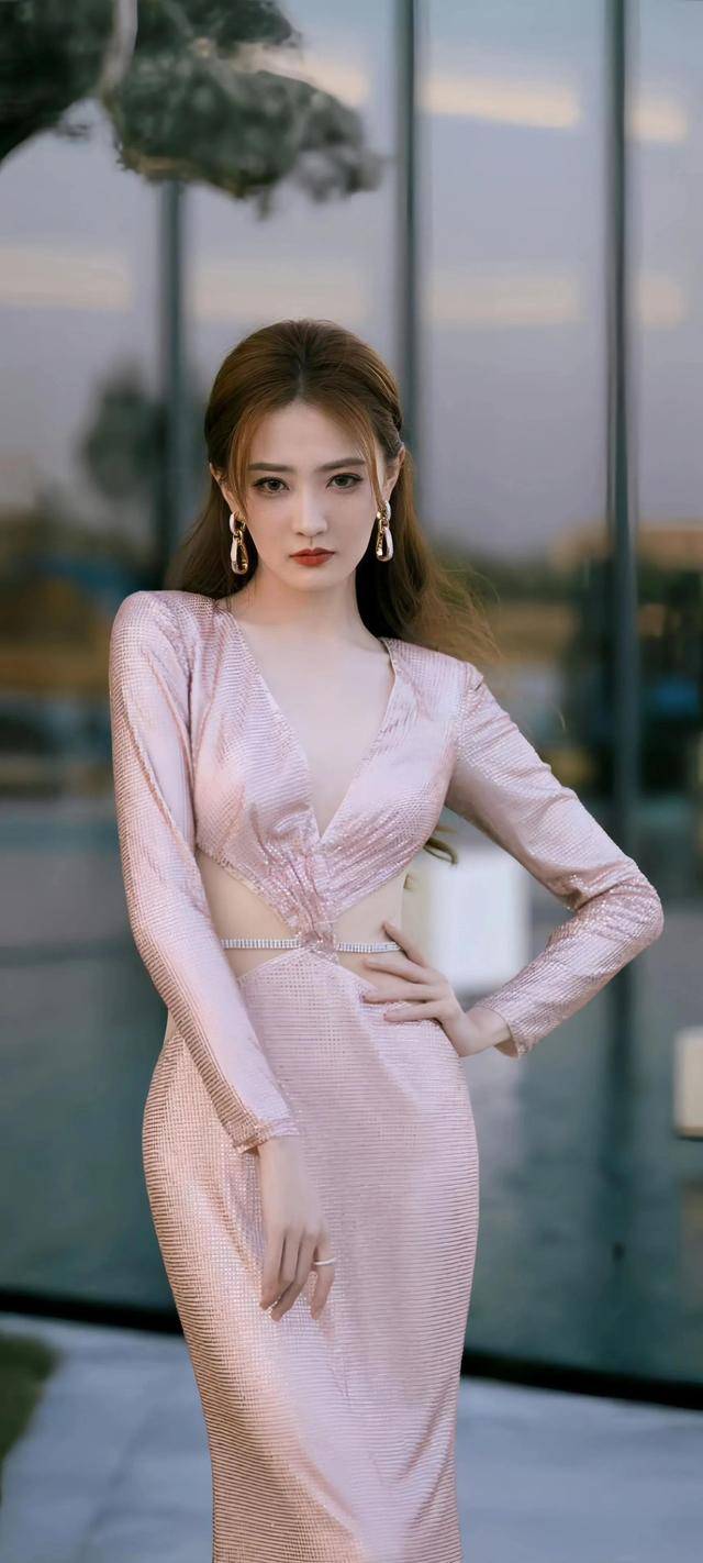 天生丽质,性感曼妙:徐璐