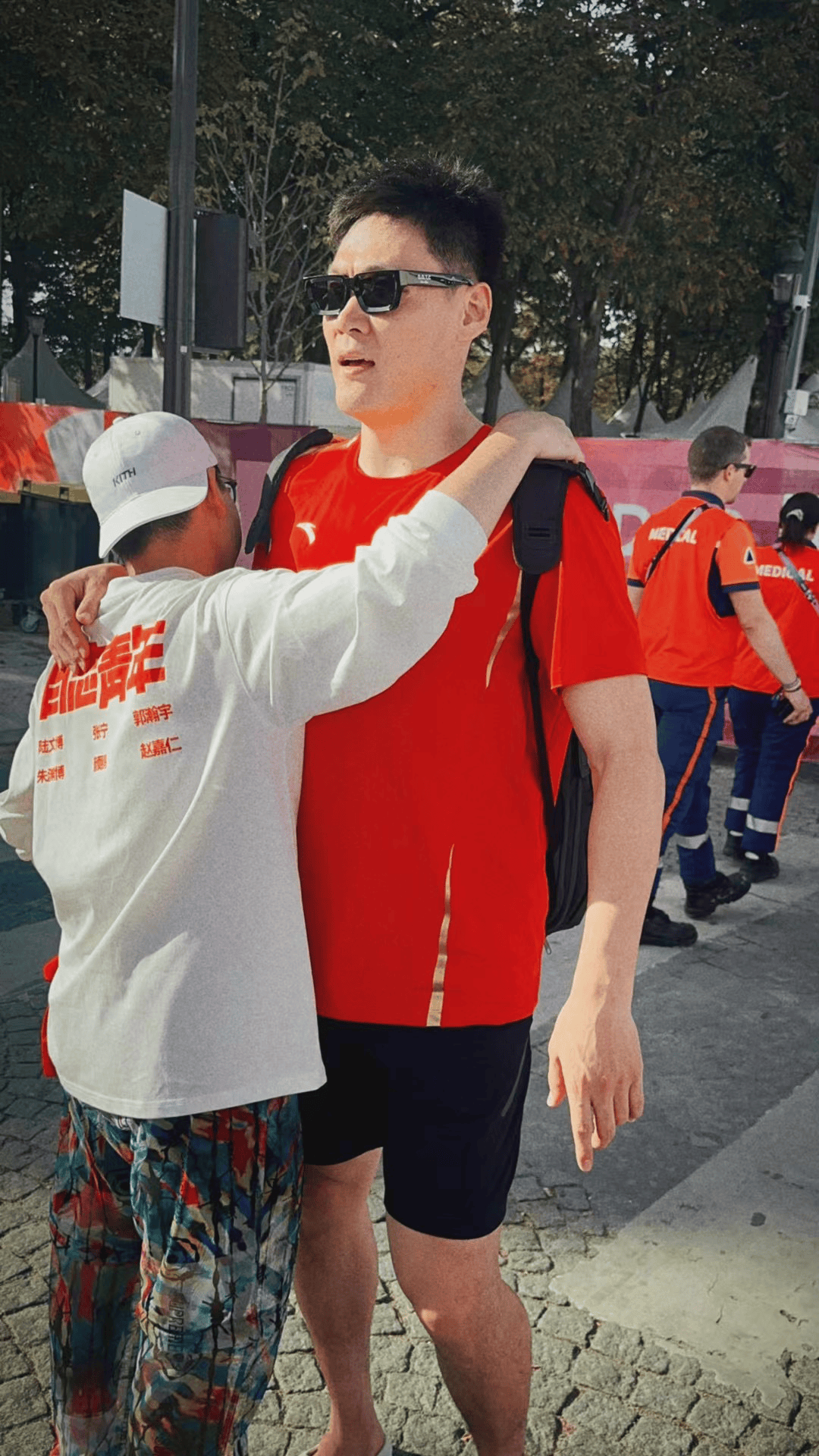 有志青年在巴黎,和有志者uzis一起助力中国篮球!