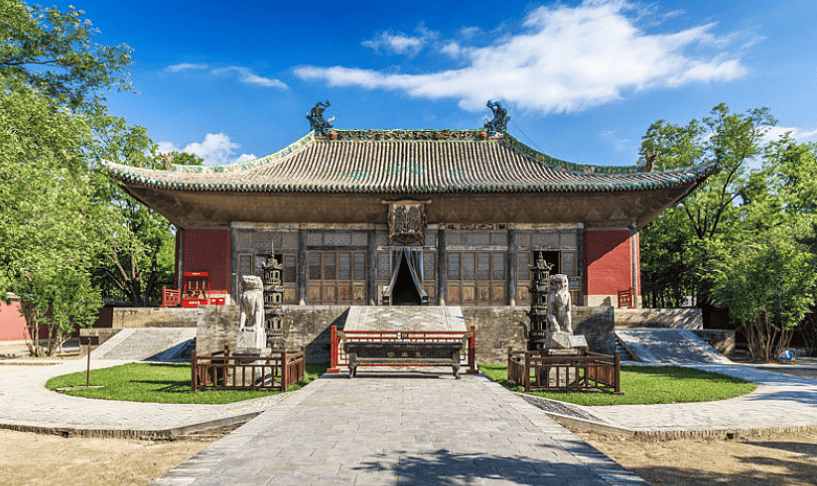 以壁画闻名,三清殿为永乐宫主殿,殿内壁画《朝元图》,为大型仪仗朝拜