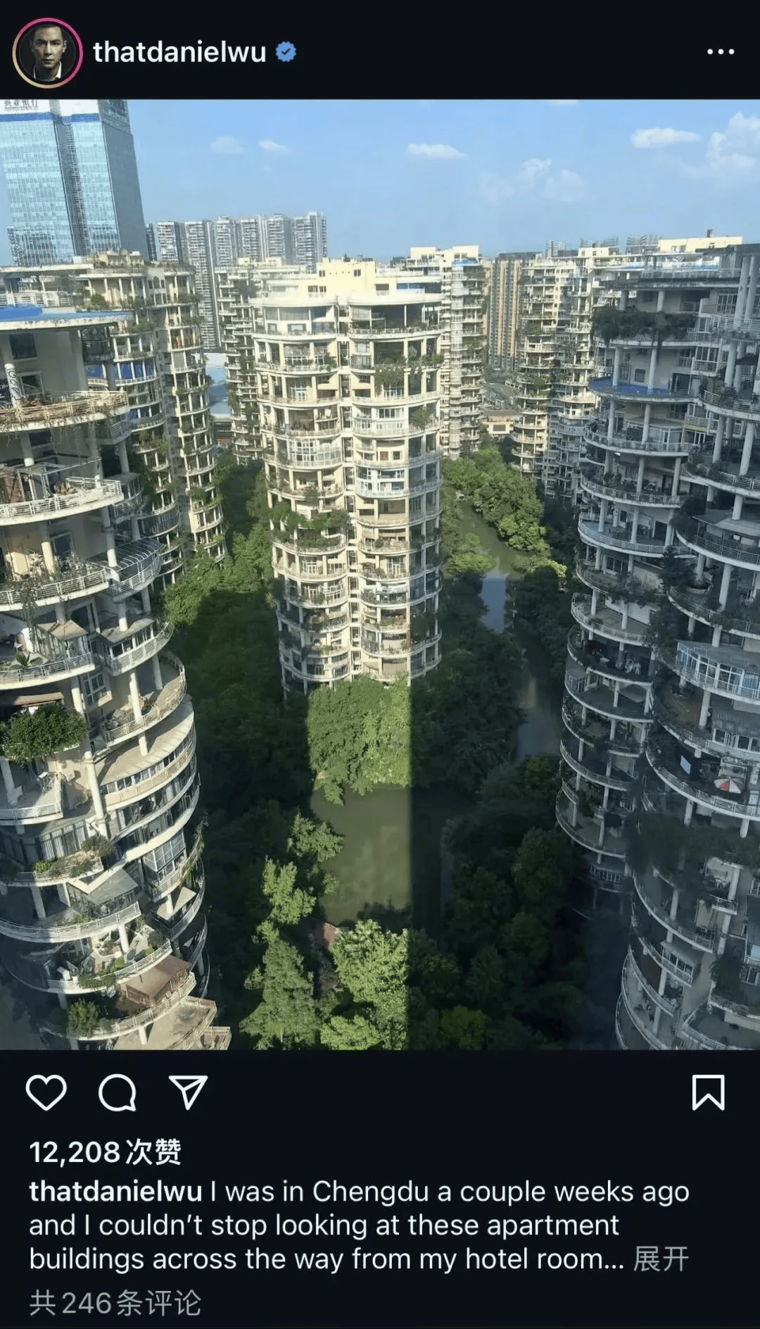 吴彦祖点赞成都"空中花园",说"住在这里的人一定很幸福",网友:千万可