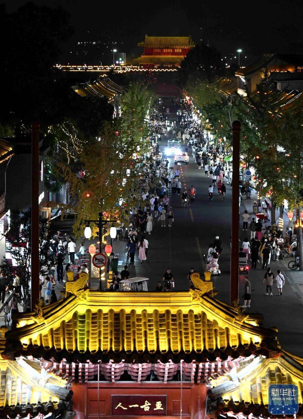 河北正定：古风古韵扮靓古城文旅夜