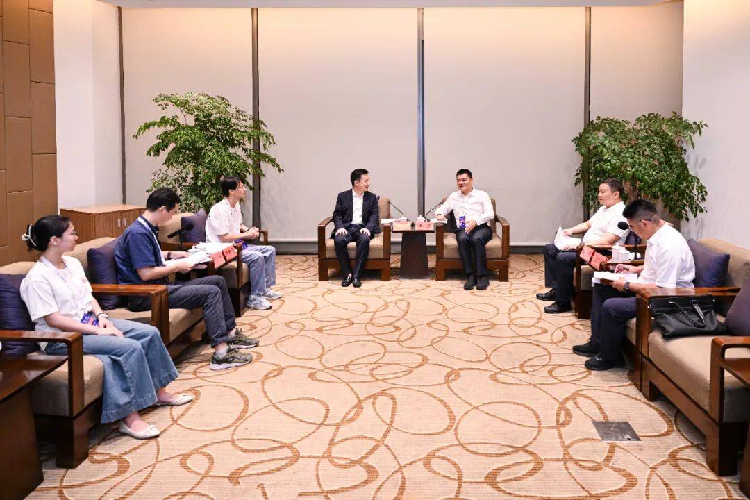 王宏会见网易集团副总裁刘杰一行_贵阳_合作_杨新伟
