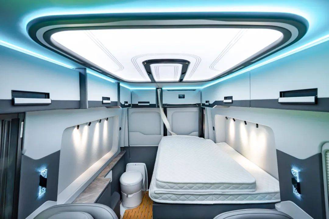 15 北京房车展丨康派斯奔驰sprinterb型房车 气派商务 奢雅舒适 轻松