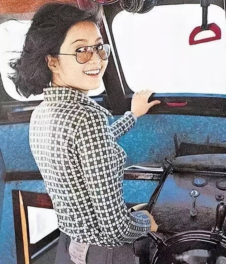 "最强情妇"林月云:霸占闺蜜老公31年,生下侯佩岑,获亿万遗产