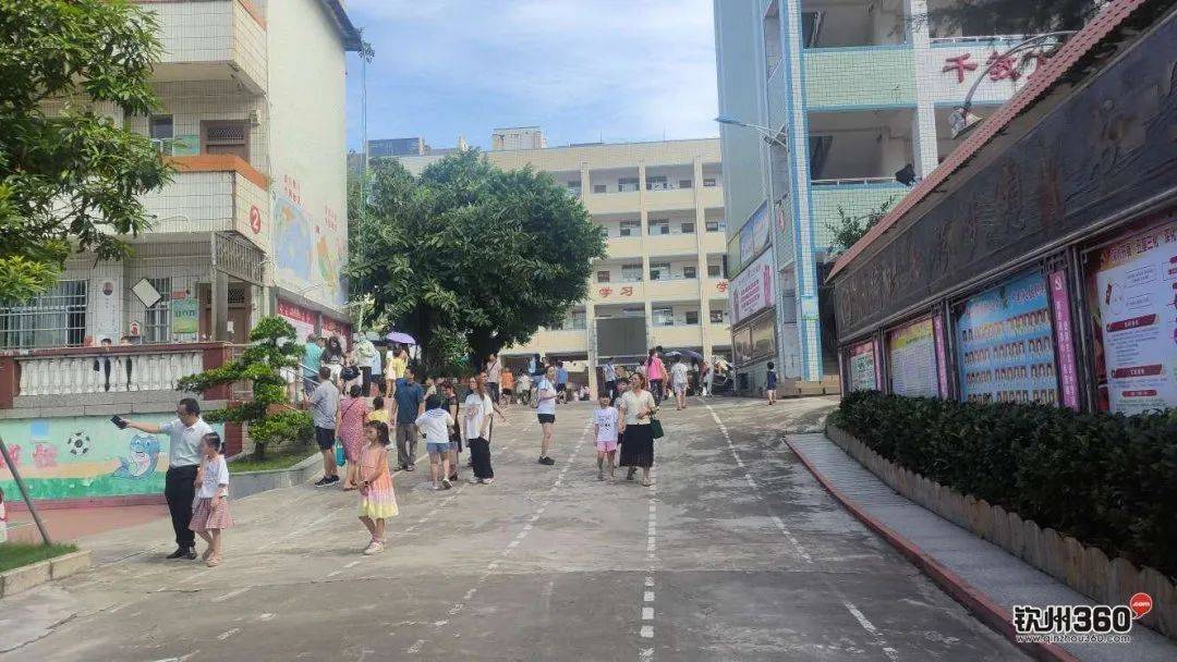钦州的小学今天开始注册,这份开学季交通安全锦囊请收好!
