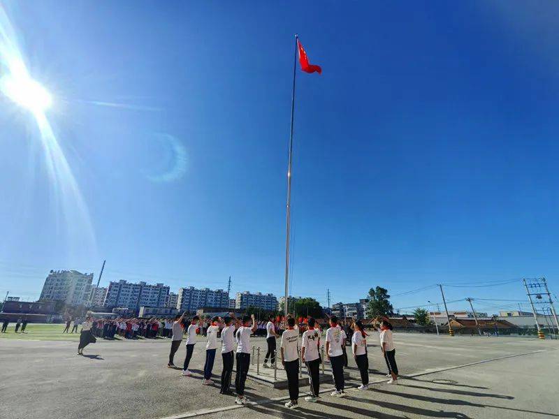 丹东市民族学校图片