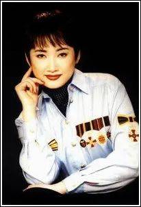 41岁和王刚离婚,第一个开演唱会的内地歌手,为何不敢再嫁?_成方圆_流行歌曲_音乐剧