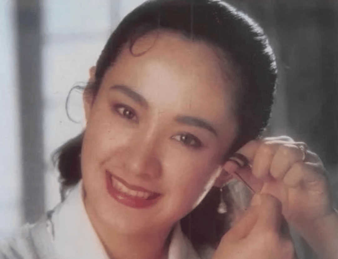 《小时的女人》《女子戒 毒 所》热映,剧雪成为何群导演的御用女演员