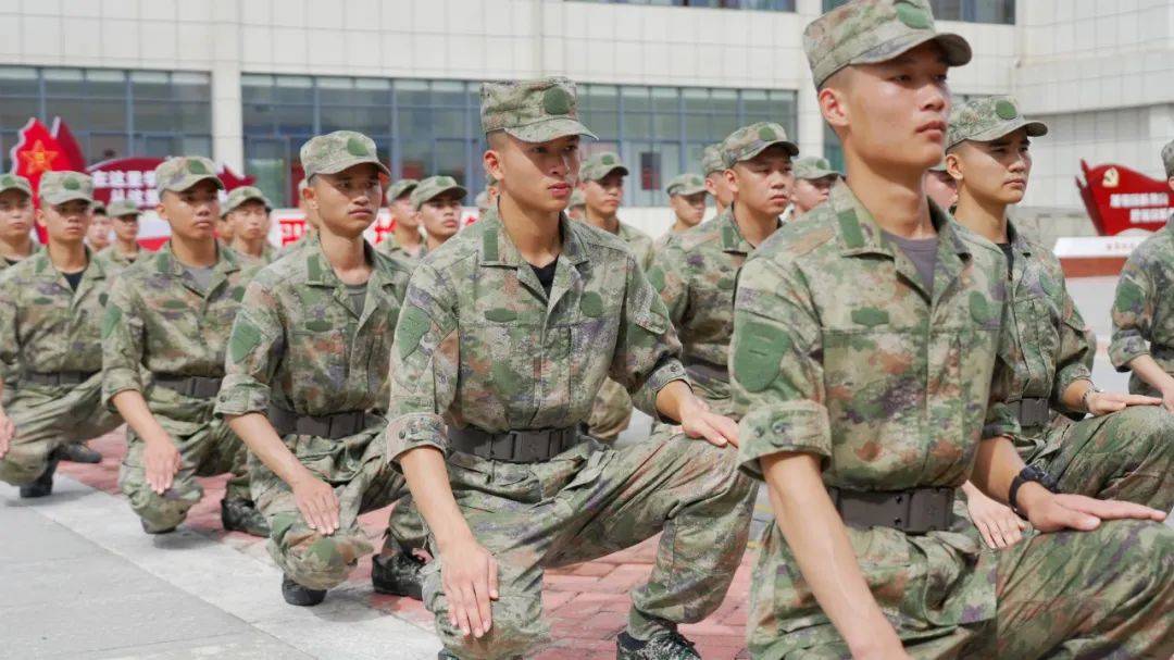 役前教育助力"准新兵"迈好军营"第一步"_预定_钟山县_训练