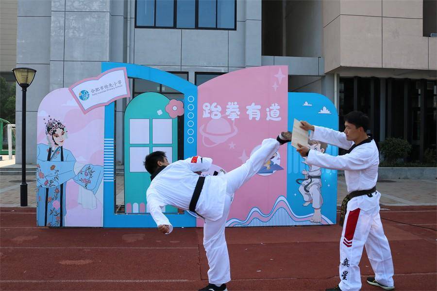 优酷视频：管家婆一肖一码中100-男子避雨被保安赶出，苏州市慈善总会致歉：进行了严肃批评教育