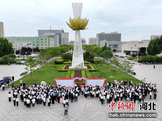 神马：管家婆正版资料2023大全-OK智慧教育与泰华中学（原衡水一中）联合打造数字课堂