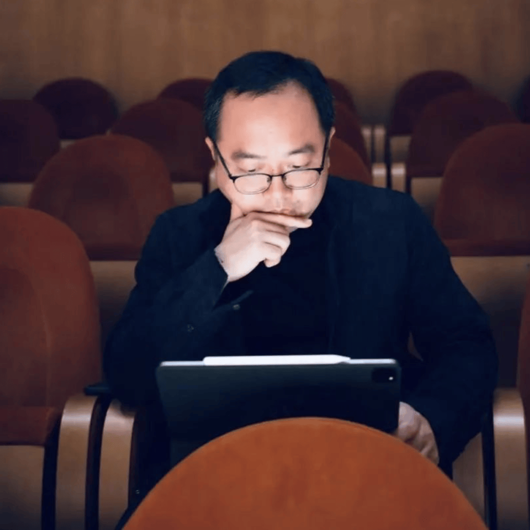 单簧管演奏家王滔担任音乐总监,策划"月是故乡明"中秋音乐会,在成都主