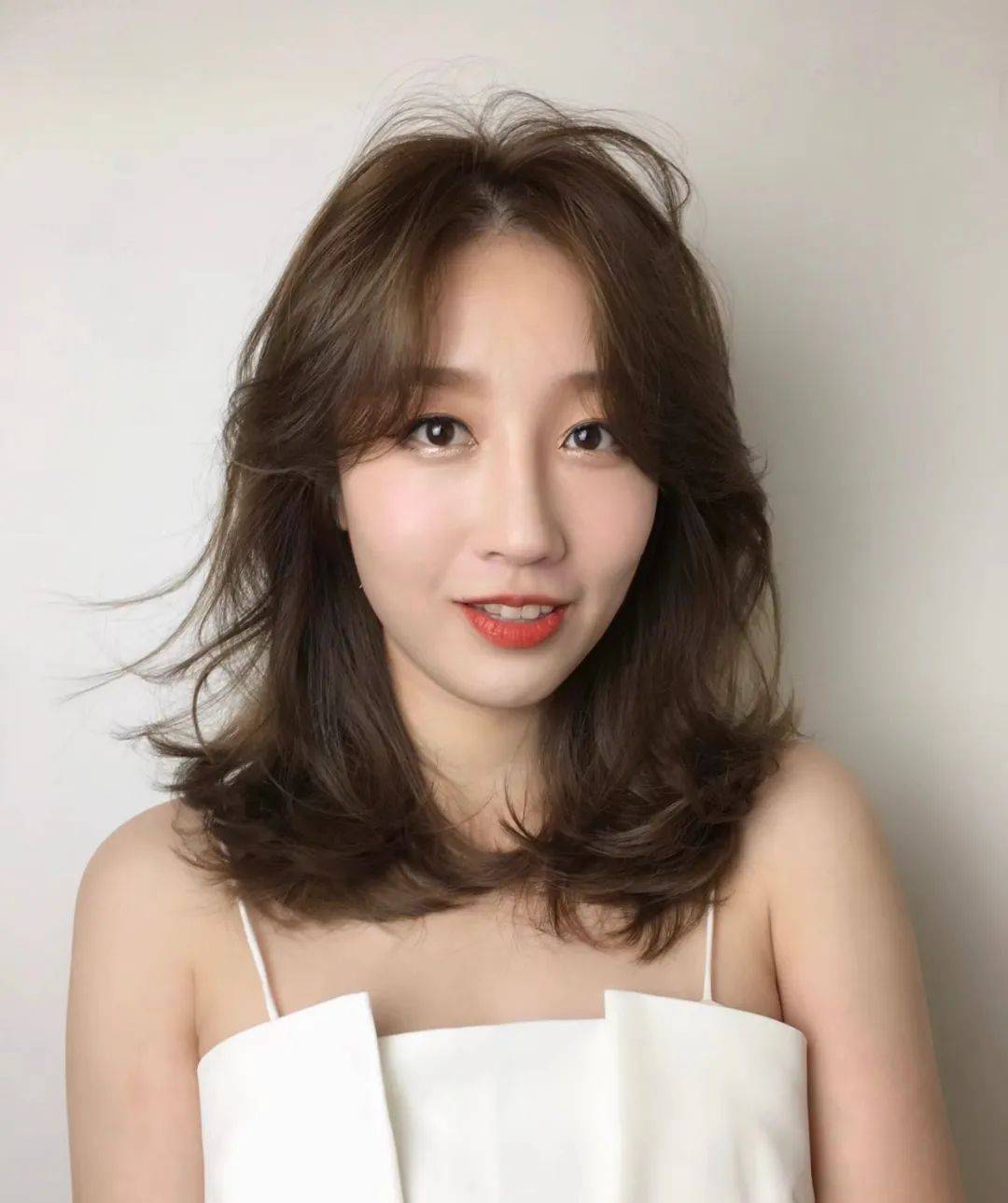 层次感中发烫发摆脱路人感