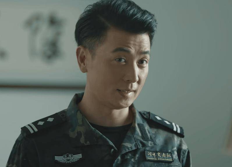 积压4年,王劲松新剧开播成黑马,拿下8.4高分,剧情越看越上头