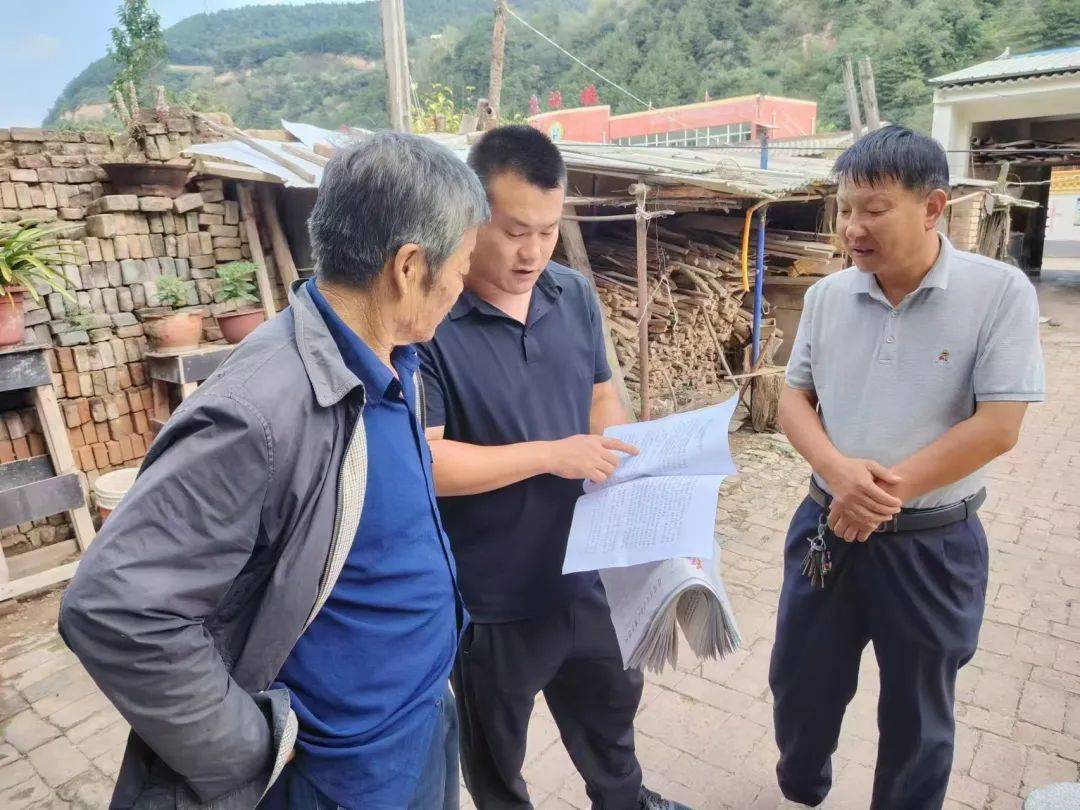 初心如磐 薪火相传——三岔镇关心关爱离任村干部在行动
