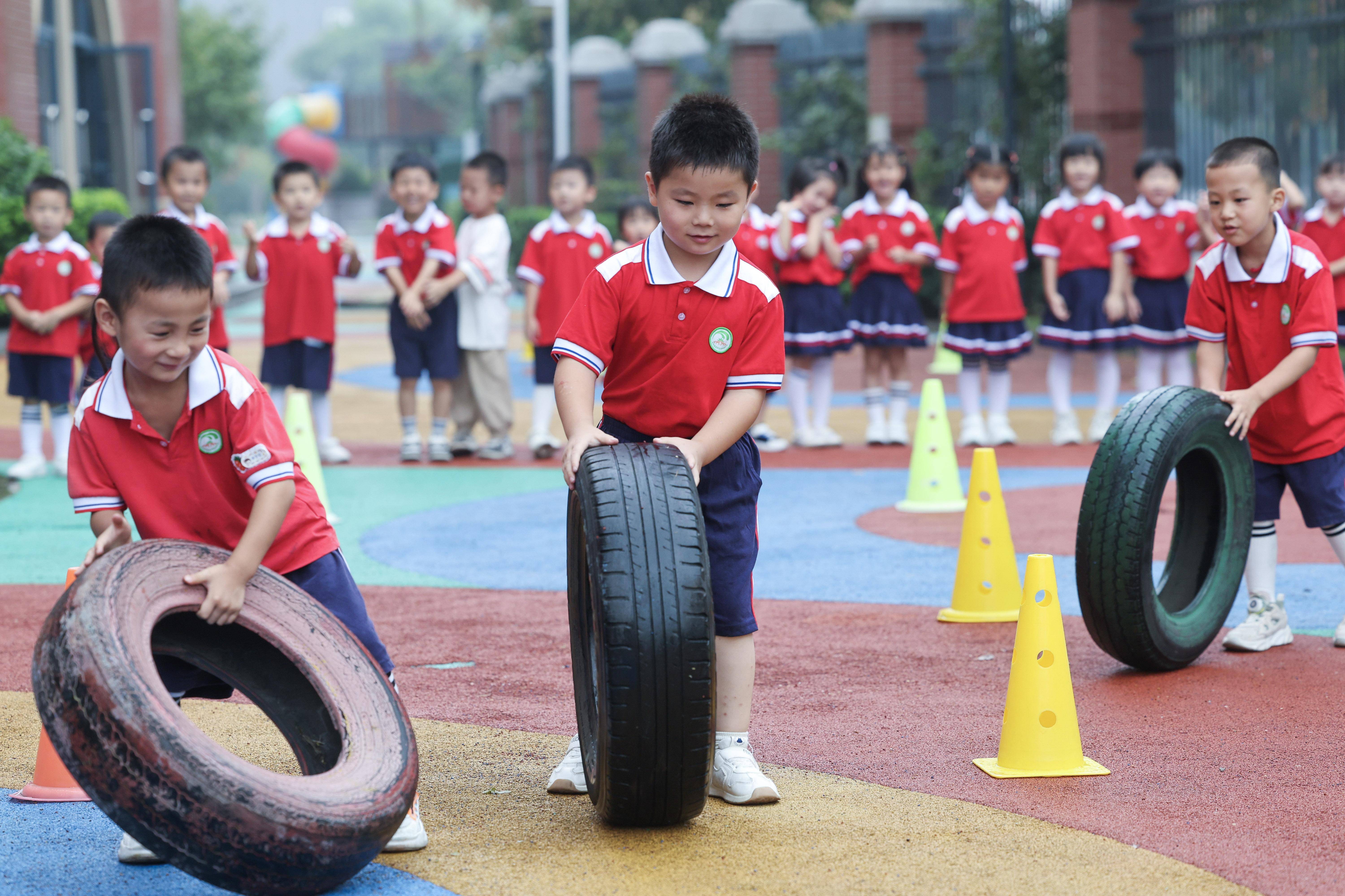 浙江长兴:幼儿园开展迎国庆快乐游戏节