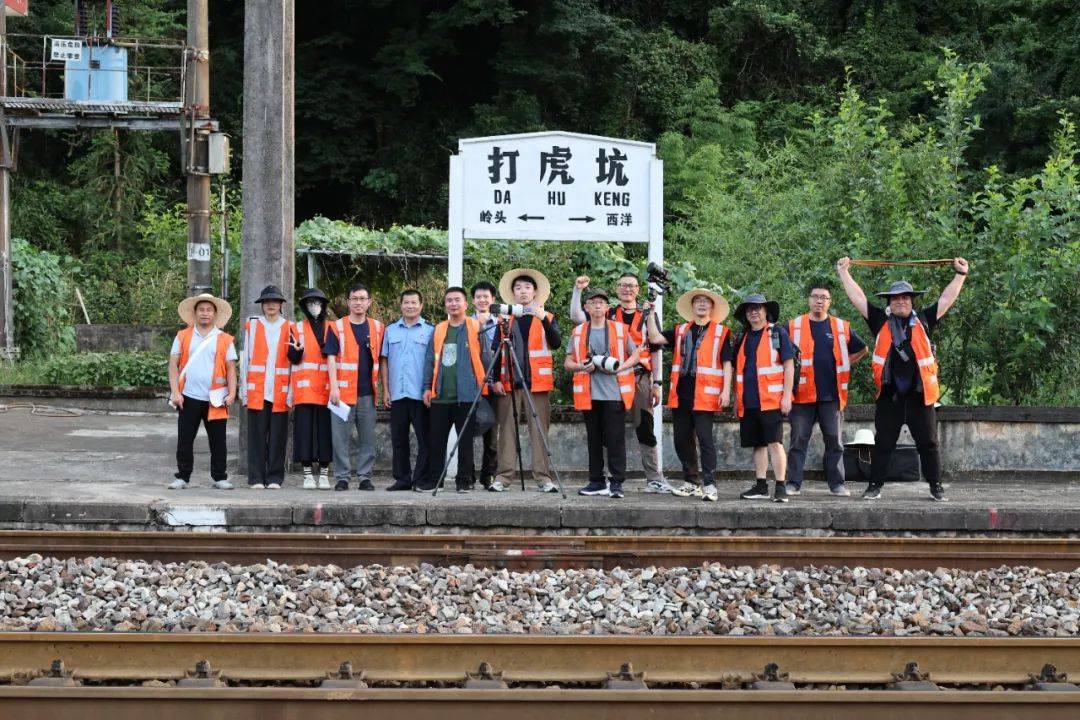一座中国铁路的丰碑 一次跨越时代的献礼丨纪录片《鹰厦铁路》国庆