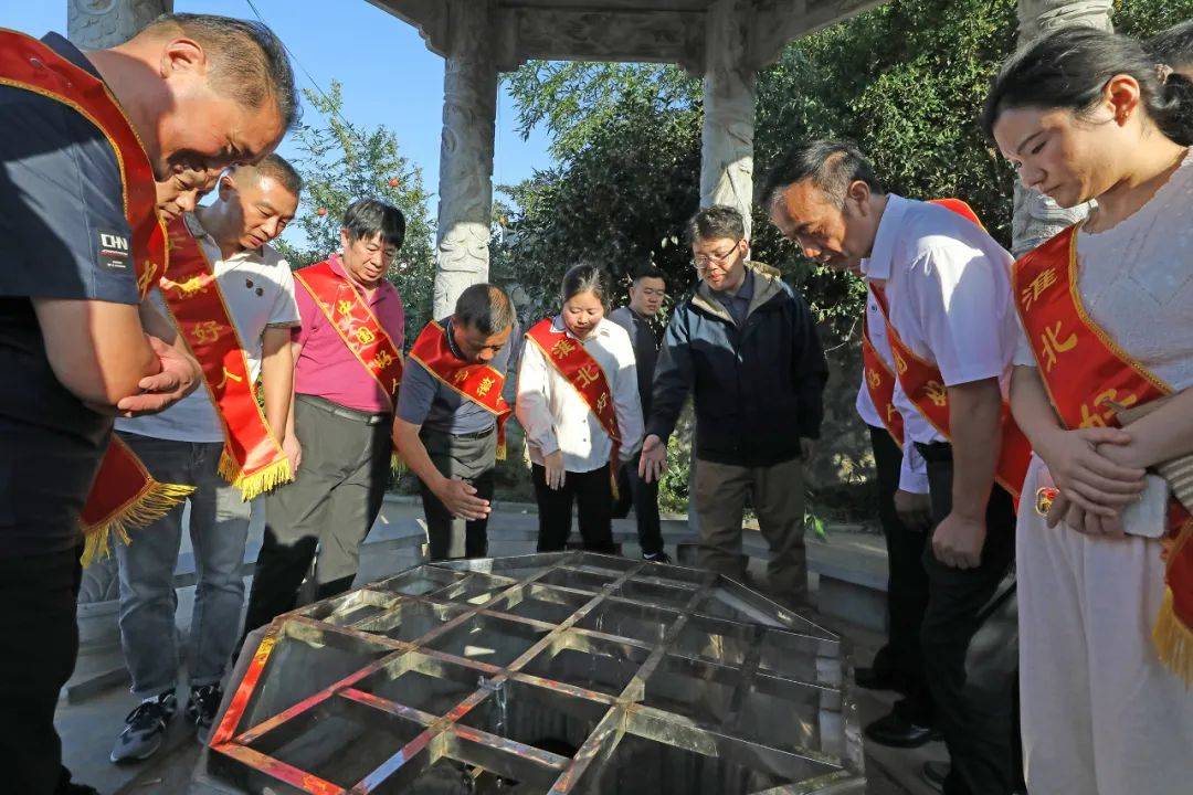 烈山区榴园村"四眼井"红色教育基地,口子酒业东山产业园等地,缅怀革命