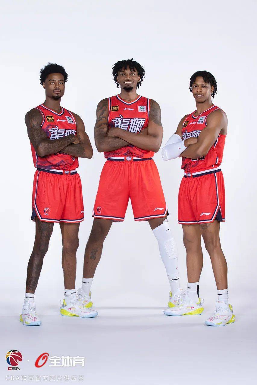 官方|欢迎戴维恩·沃伦,泰肖恩·克劳福德,威尔·道格拉斯加入广州