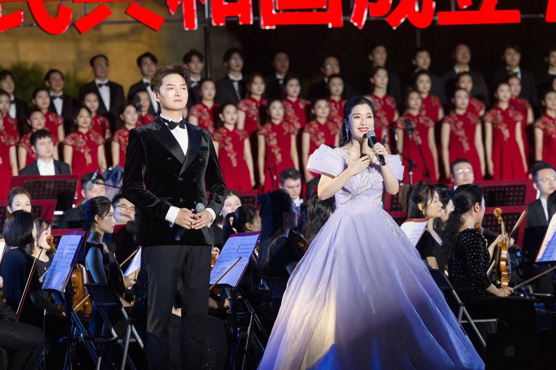 常任指挥张亮执棒,女高音歌唱家雷佳,青年男高音歌唱家王凯,中国歌剧