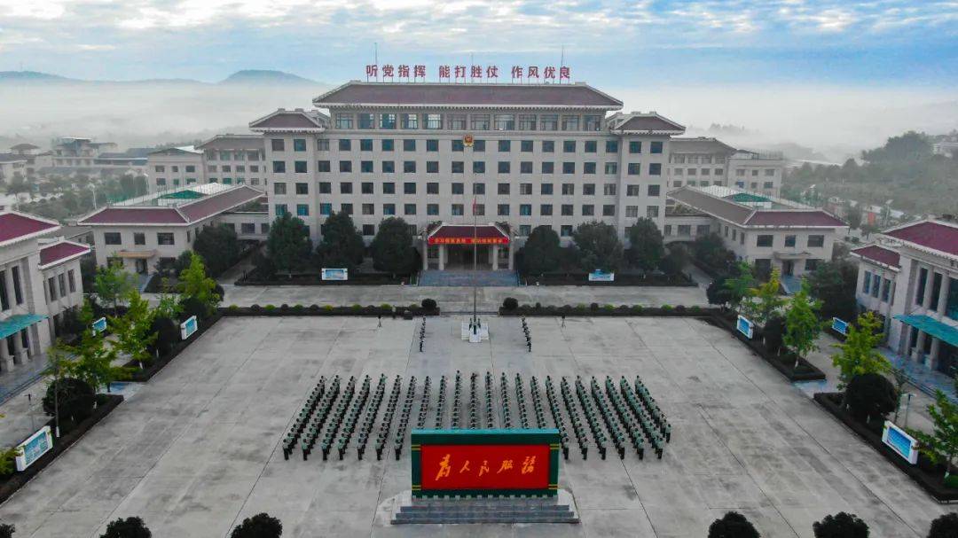 今天,武警官兵以多样形式为祖国庆生!
