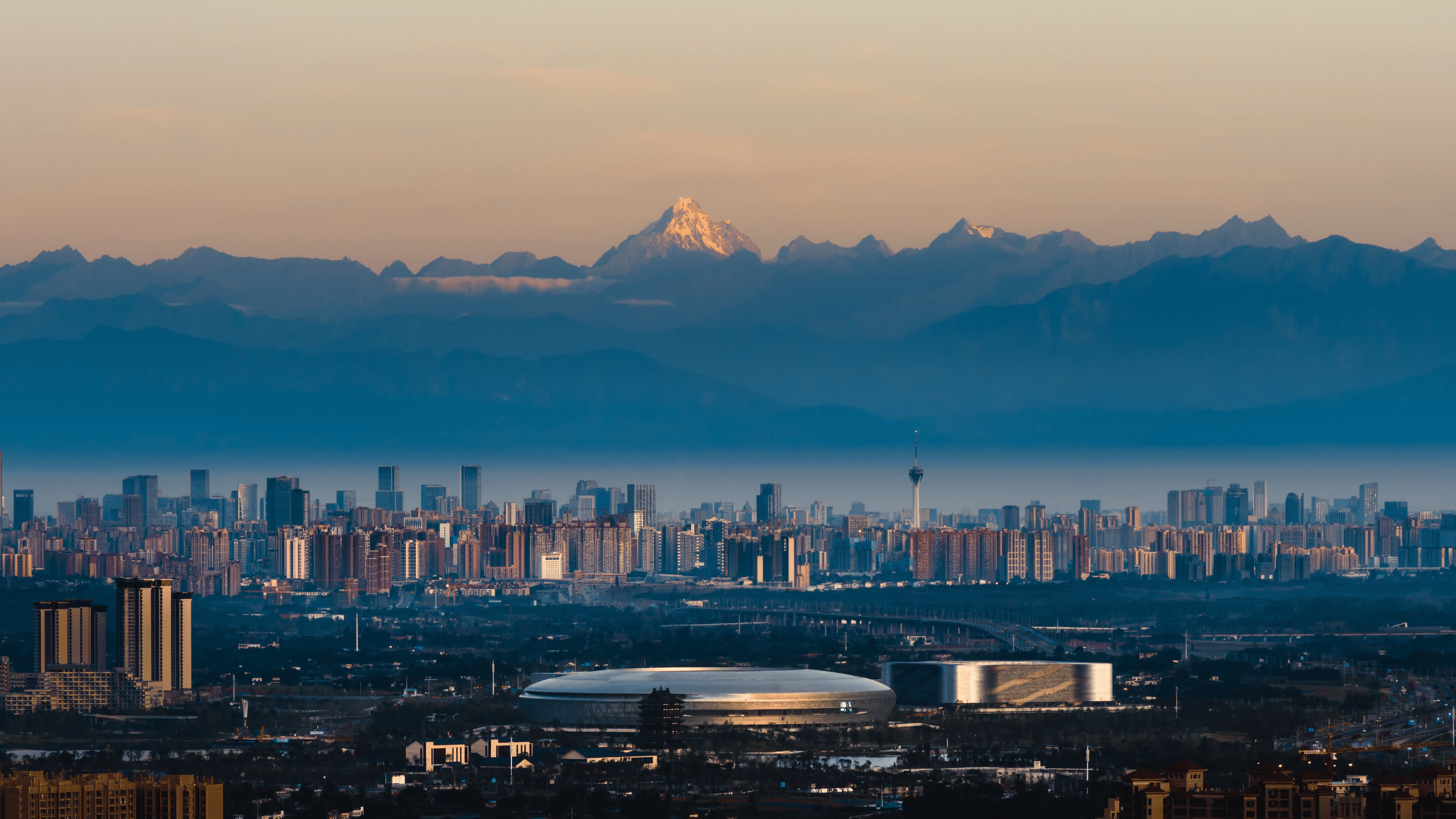 成都看雪山图片图片