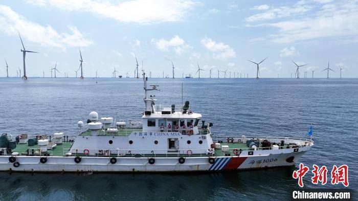 粤桂琼海事开展北部湾海域联合巡航 保障水上通航安全