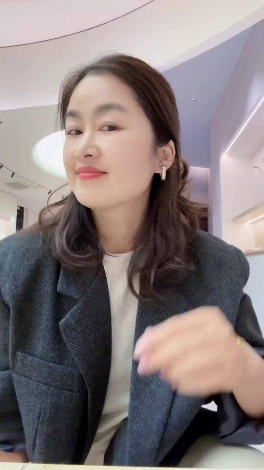 大脸大耳垂选这款耳饰 30岁的女人 韩茵饰品