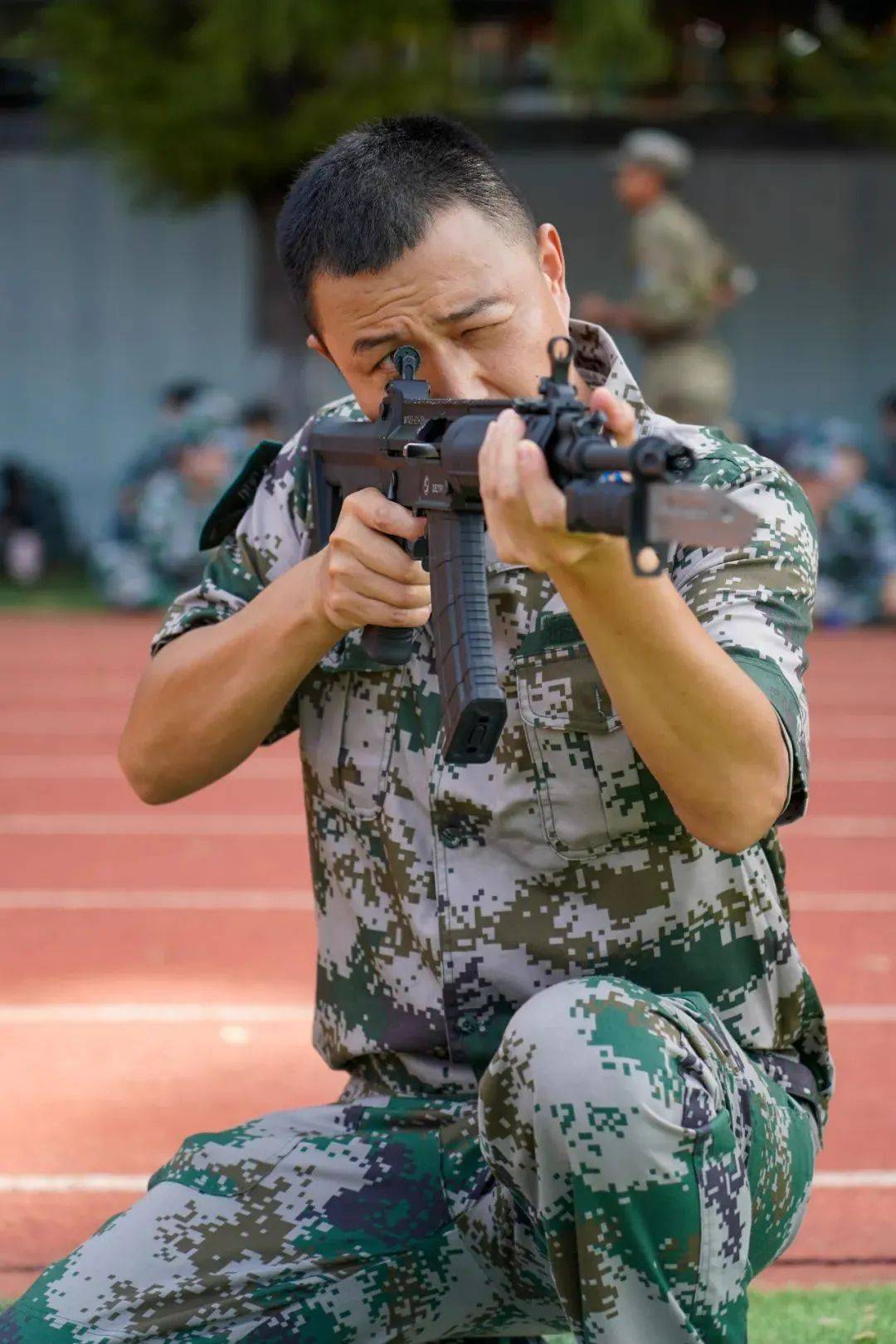 军训合集来啦!快来pick你的学校 媒观察