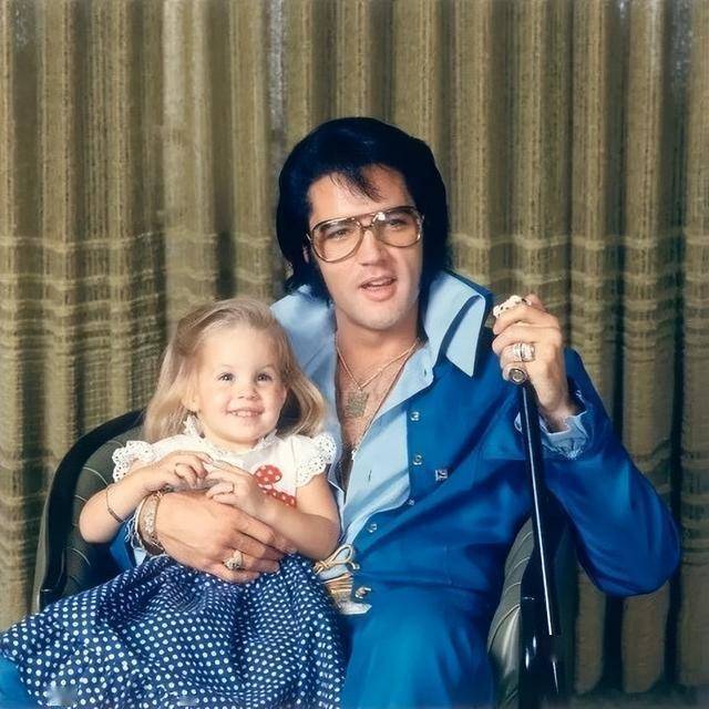 猫王的女儿:和第一任丈夫离婚才20天,就嫁给了迈克尔·杰克逊