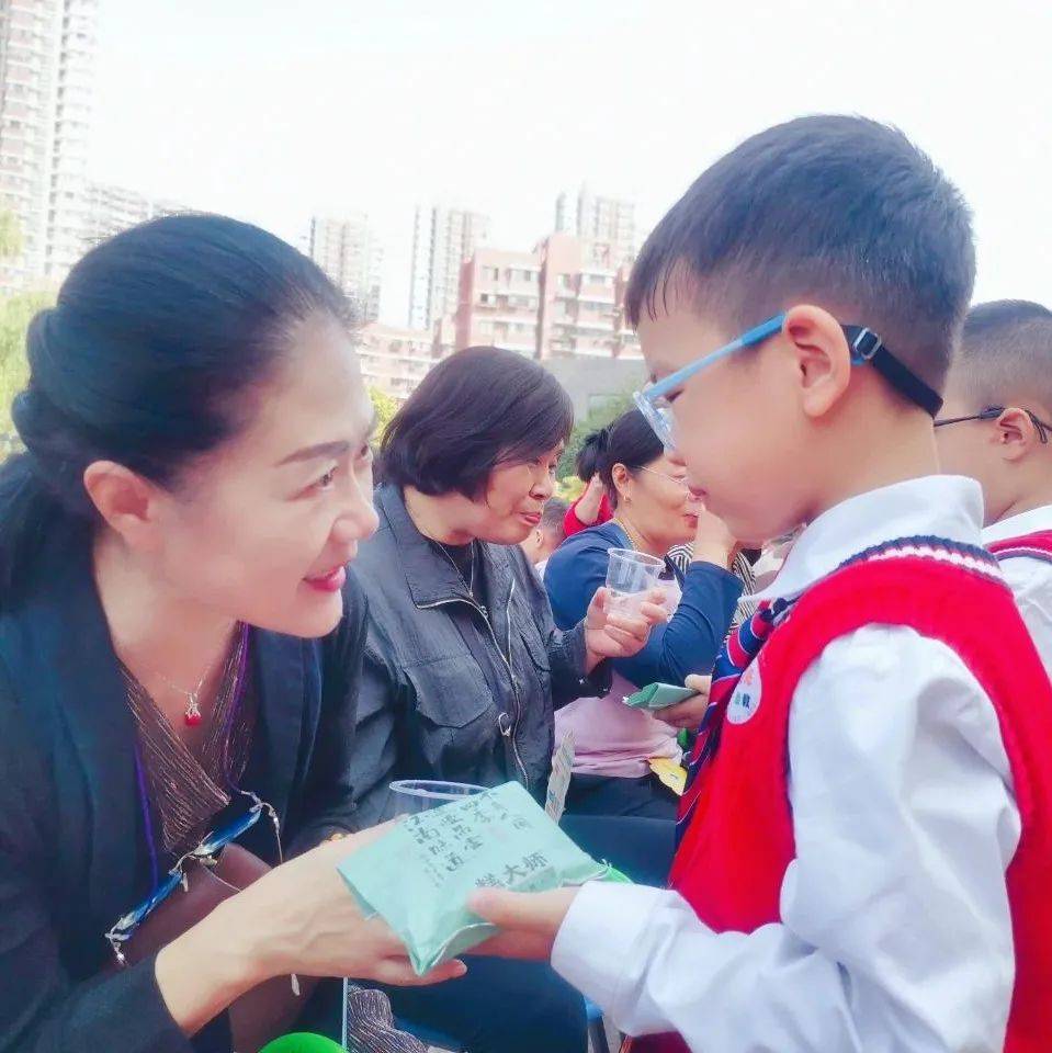 【保教视野】九九重阳·爱满阳光——阳光幼教集团开展重阳节感恩庆祝