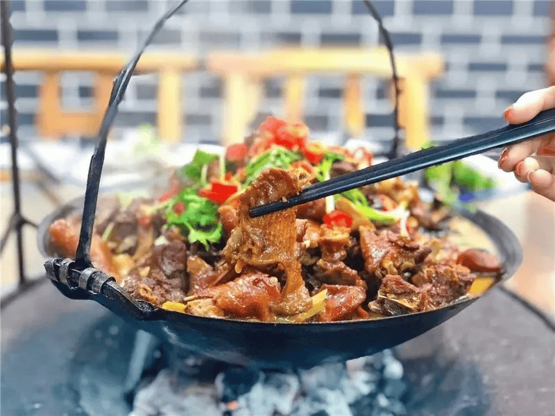 一锅纳百味,快来长寿之乡安徽金寨吃吊锅!