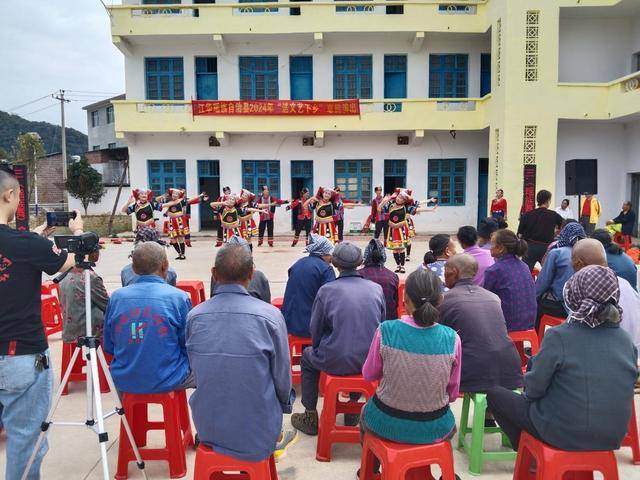 江华:白芒营镇开展惠民文化活动 推动文化事业发展